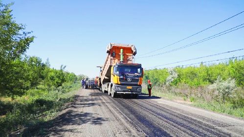 养护道路3500公里 六师百姓出行更方便了