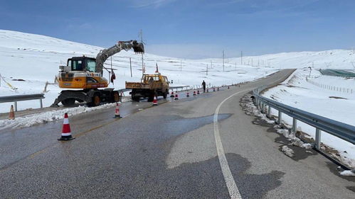 黄河沿公路段多措并举全面开启公路养护工作