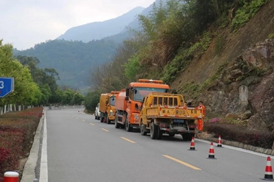 永泰开展公路养护 全力备战雨季