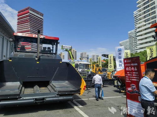 爬索机器人 智能锥桶 3d打印划线 这些公路养护神器亮相武汉