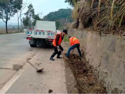 石门县:强化公路养护 助力春耕春播(图)