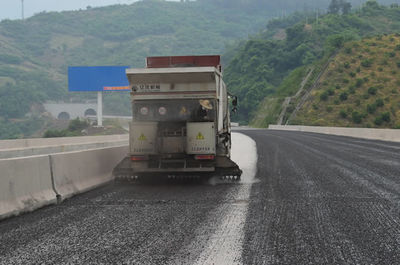 砼富公路养护2019年碎石封层的技术特点有哪些?