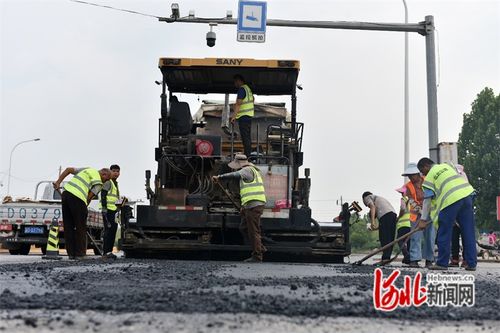 邯郸广平 修复国省干线公路病害路面 保障汛期公路通行安全