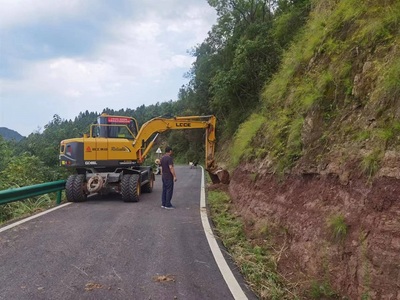 阆中公路局:精耕公路养护,打好“四好农村公路”攻坚战