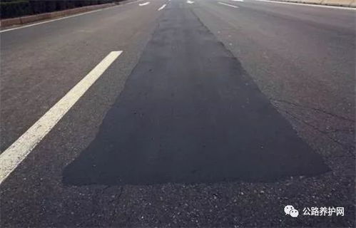 公路养护网 这条路的网裂用这样低成本方法处治,效果你马上看下