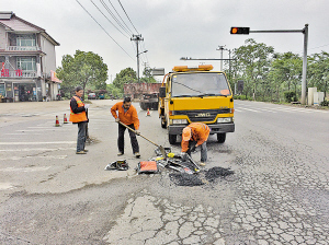 公路春季养护行动启动