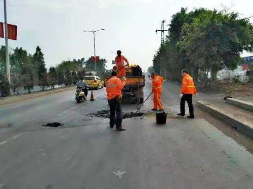 玉林城区公路养护中心严阵以待,保障辖区道路节日期间安全畅通